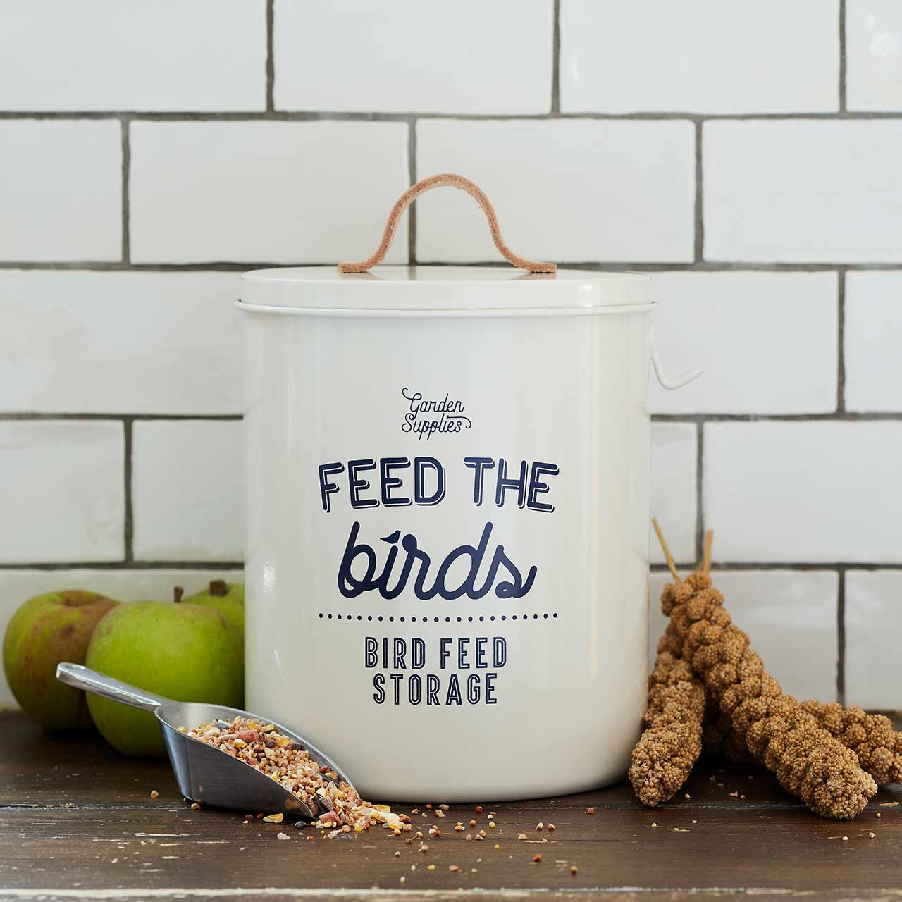 Vogelfutter-Behälter