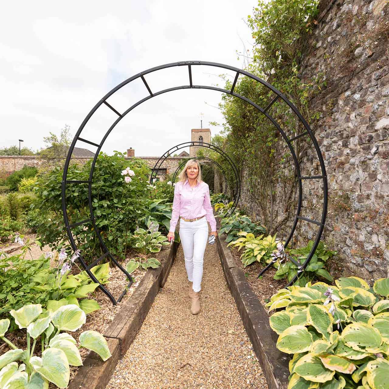 Rosenbogen Moon Gate