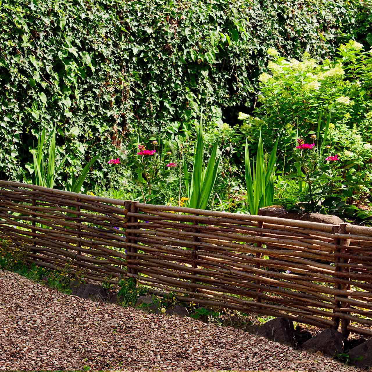 Beeteinfassung Haselnuss