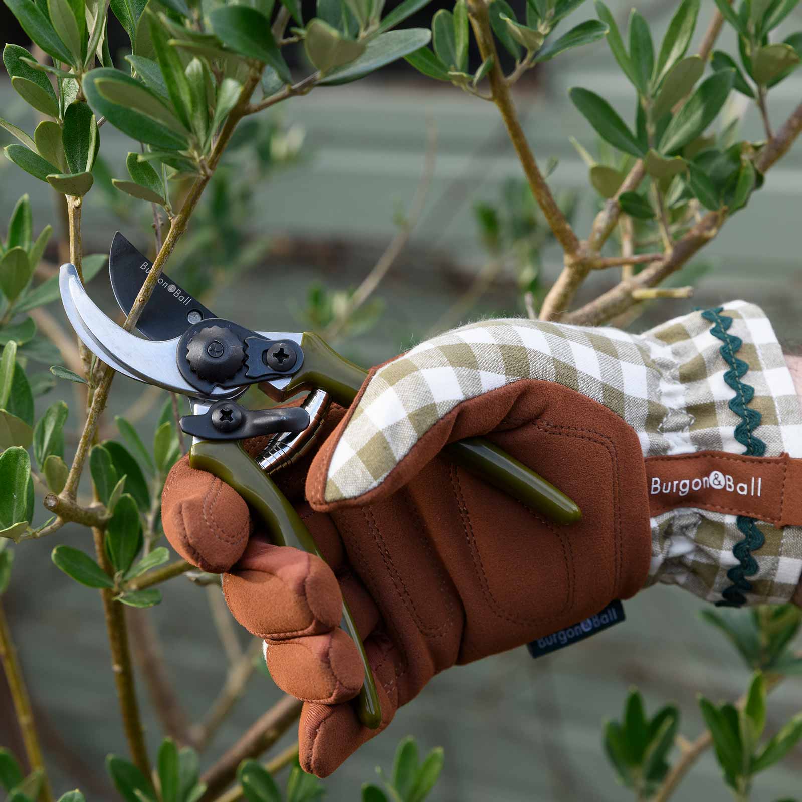 Gartenhandschuhe von Burgon & Ball Olive Kariert