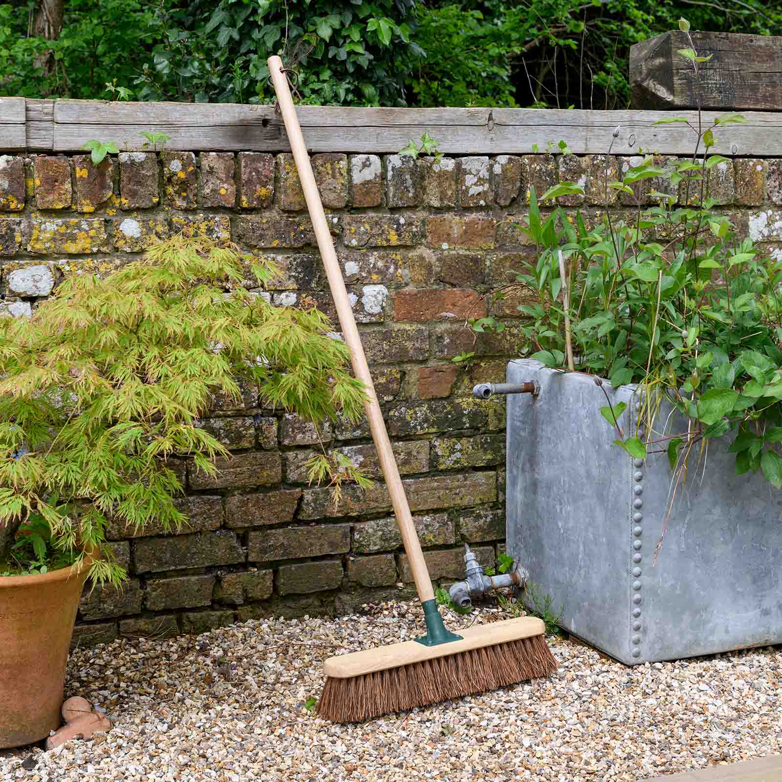 Besen für Garten und Terrasse mit Bassine-Borsten - 45,0 cm