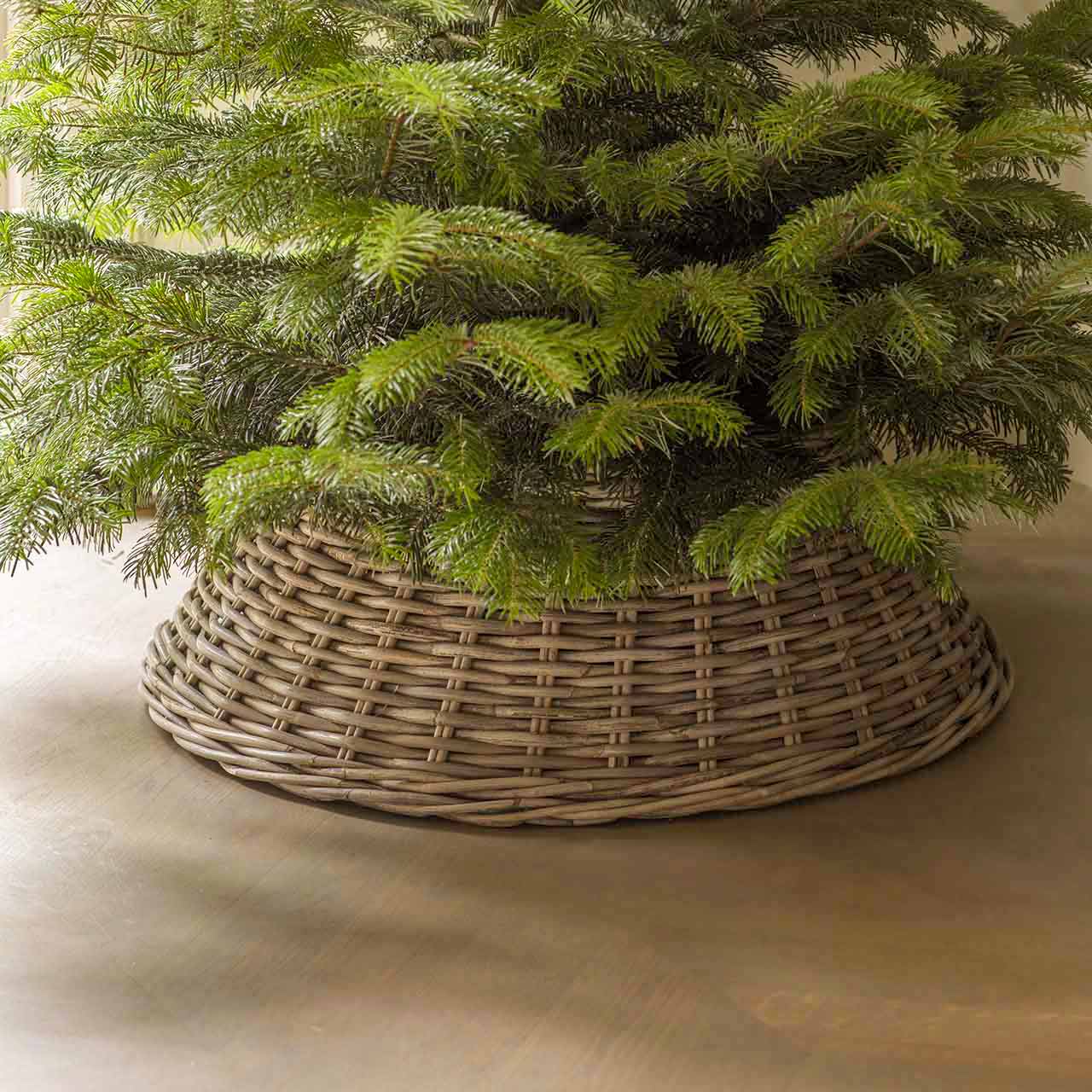 Christbaumständer-Verkleidung aus Rattan | Large: Ø78 cm - Höhe 26 cm
