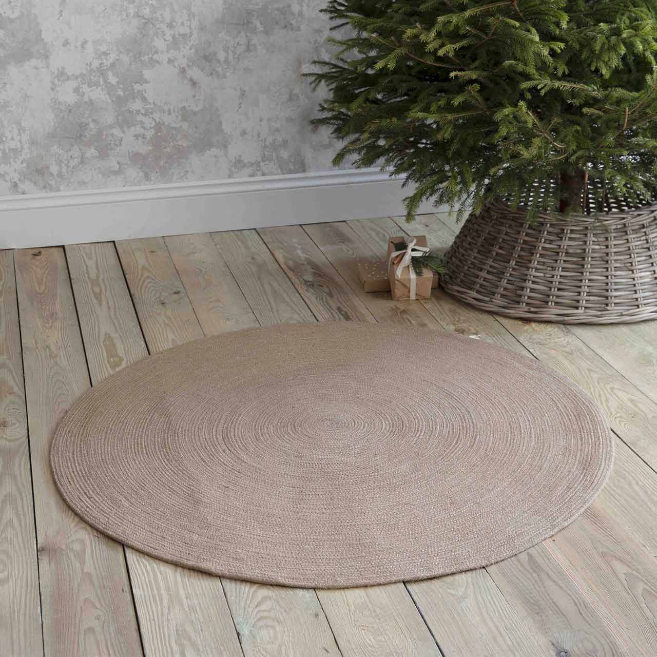 Christbaumteppich aus Jute