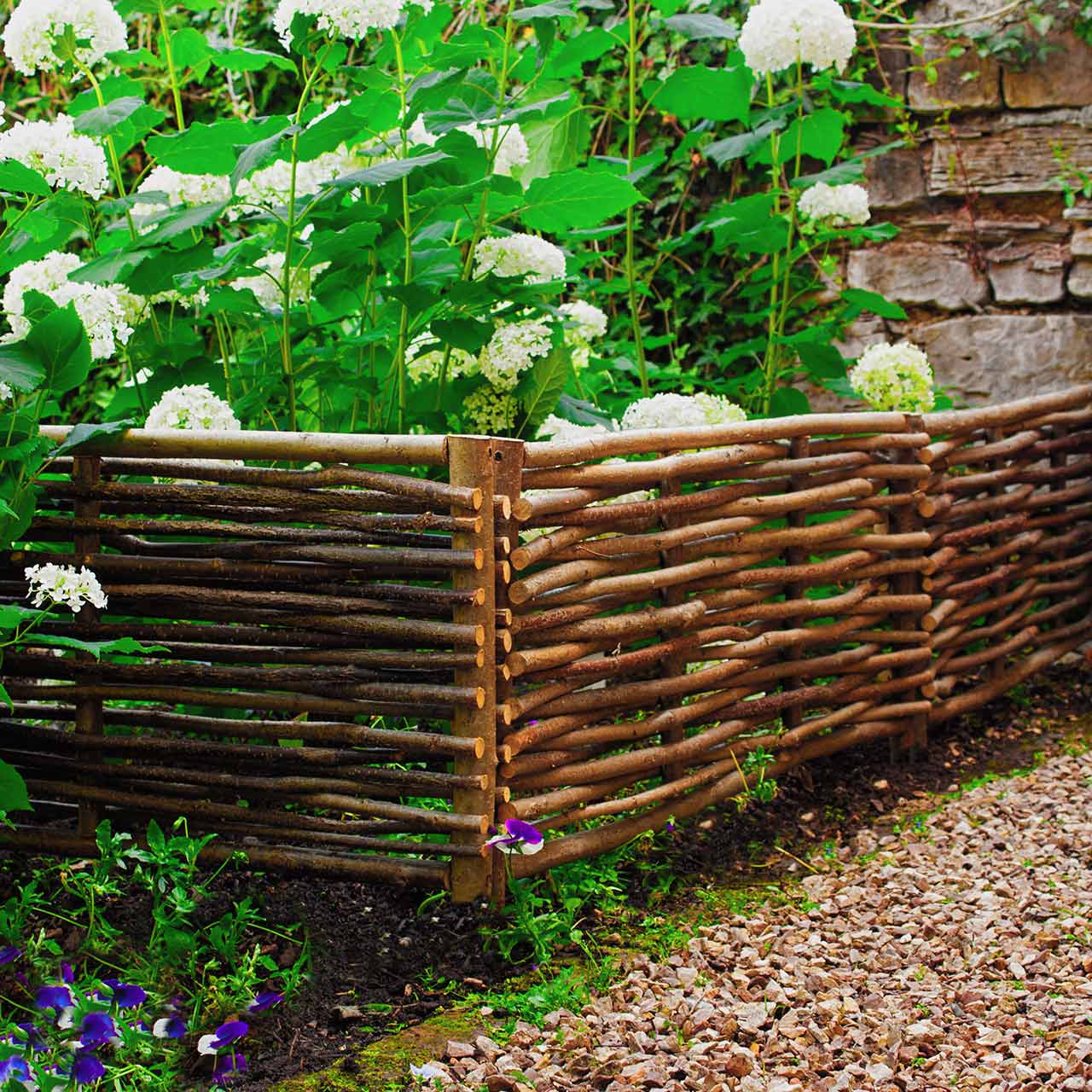 Beeteinfassung Haselnuss