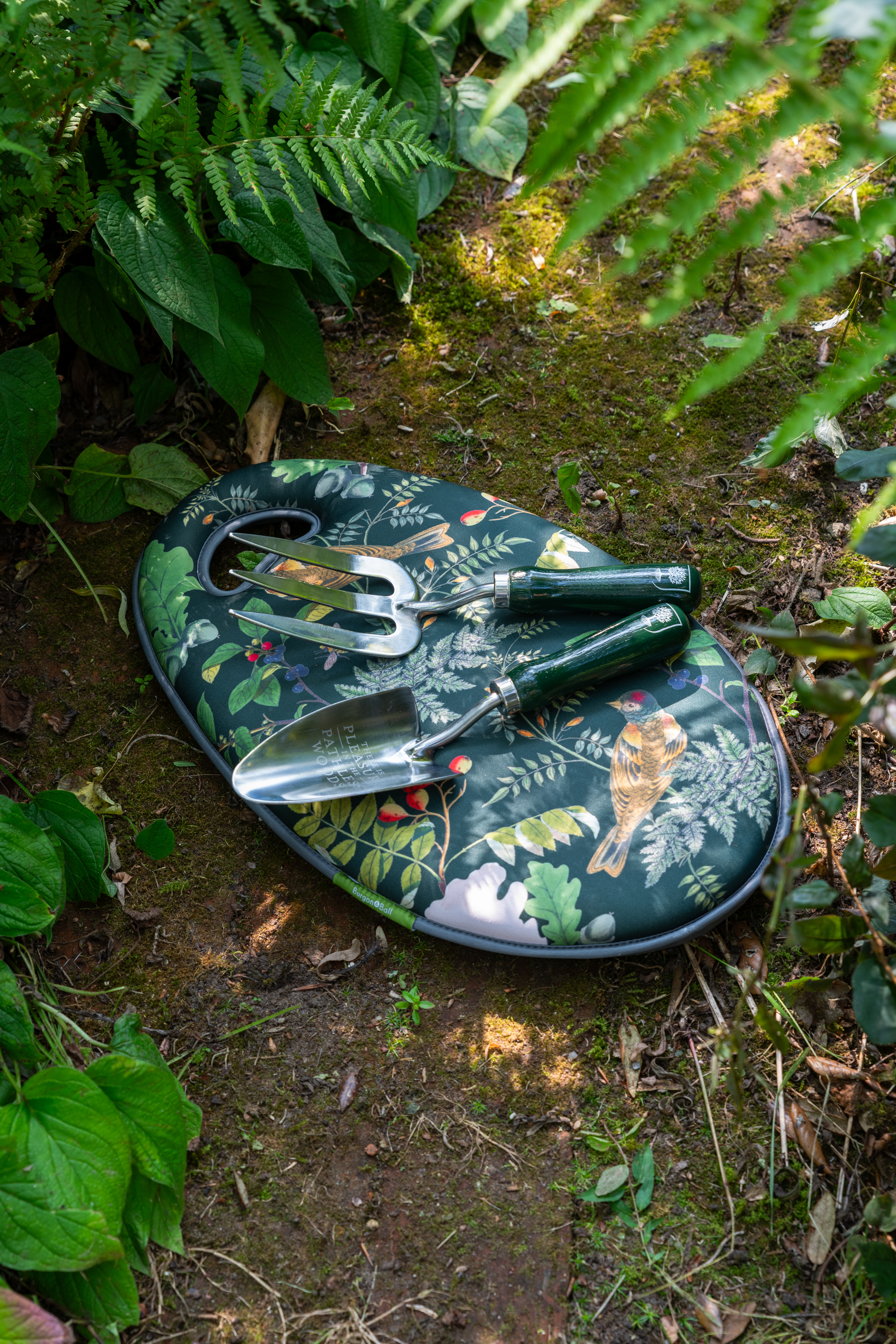 RHS-Geschenkset mit Handschaufel & Handgabel »Woodland Wonders«