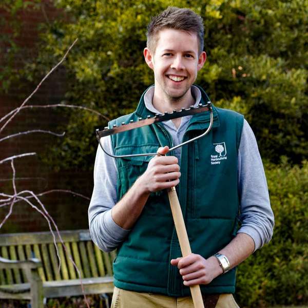 Rechen und Hacken | Bodenbearbeitung | Gartenwerkzeuge | The Garden Shop
