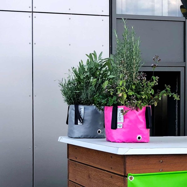 Pflanztasche Aus Filz Mit 9 Taschen – Ca. 72x72 Cm, Wasserdichter Rücken, Inkl. 20 Pflanzsäcke | Für Wandgarten, Kräuter, Sukkulenten