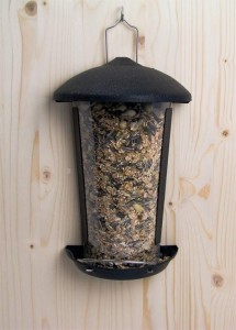 Vogelfutterspender für Wand, Zaun oder Pfosten